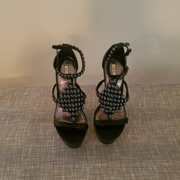 Shoes - Picture 3 of 3